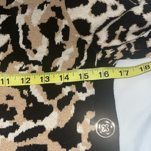 Chico’s women’s Leopard-Print Mock Neck Sweater Tunic size 1 US medium - Picture 9 of 10